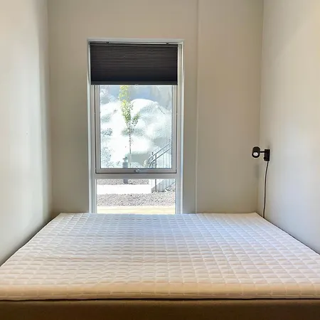 Brand-new 2025 Sunny Private Terrace - By The Sea Appartement Bergen