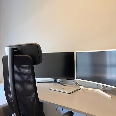 Brand-new 2025 Sunny Private Terrace - By The Sea Bergen