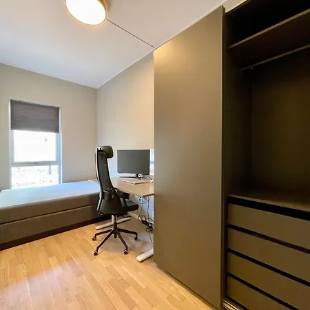 Brand-new 2025 Sunny Private Terrace - By The Sea Bergen