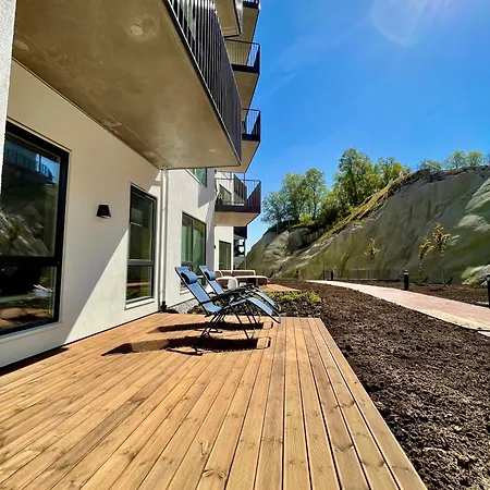 Brand-new 2025 Sunny Private Terrace - By The Sea Apartament *